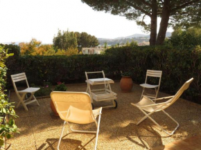 T2 cabine avec terrasse à La Favière, proche plages et commerces - FR-1-610-20